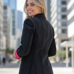 💋 Fendi Black Blazer with Pink Cuffs 029